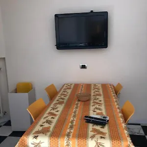 https://casa-di-charmy.hotelitalianriviera.com