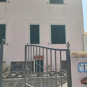 Appartamento Trilocale Piazza Italia, Orosei